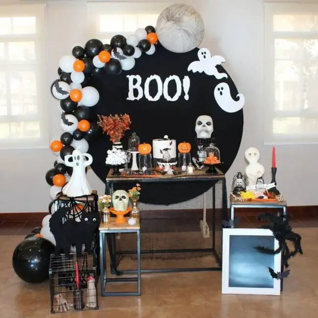 Spooky Balloon Arch and Themed Table Setup