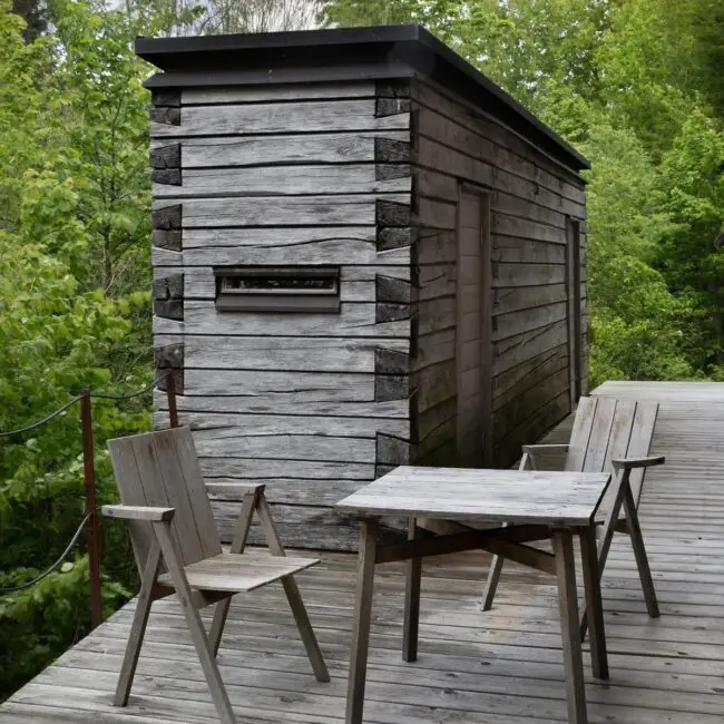 Log Cabin Sauna with a Rustic Touch