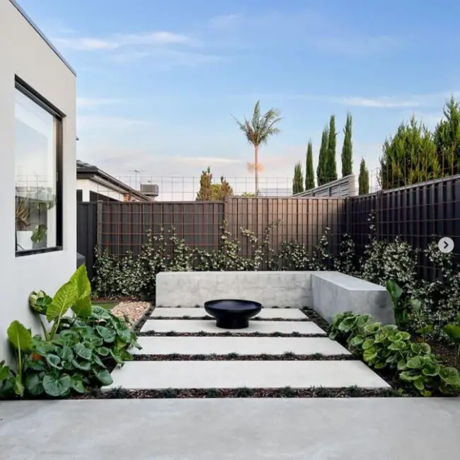 Contemporary Courtyard Sanctuary