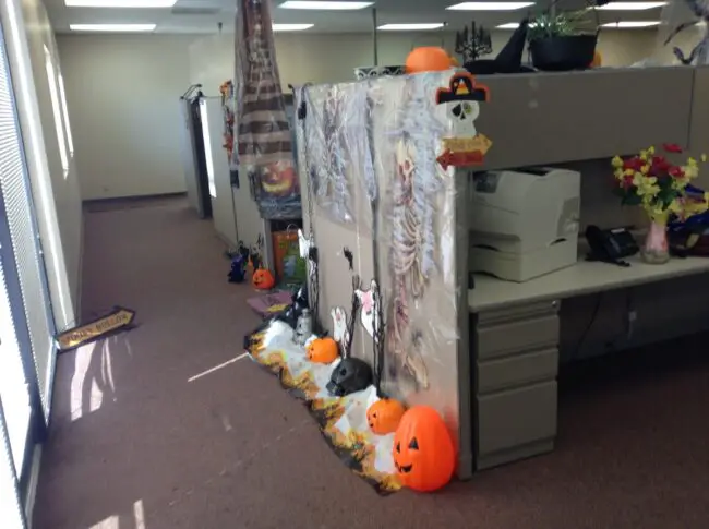 Spooky Hollow-Themed Desk Space