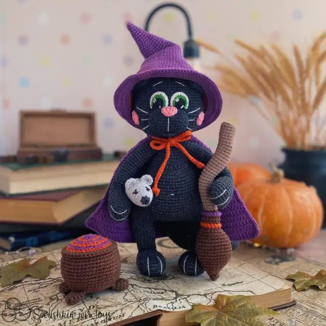 Crochet Black Cat Witch for a Cute Craft