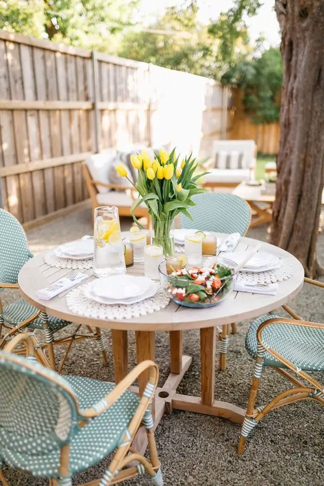 Al Fresco Charm Dining in Open-Air Style