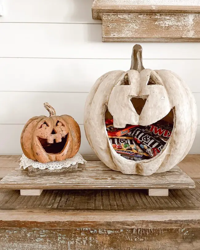 Jack-O-Lanterns Filled with Candy