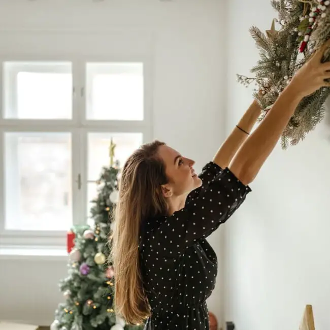 Simple and Chic Wreath Display