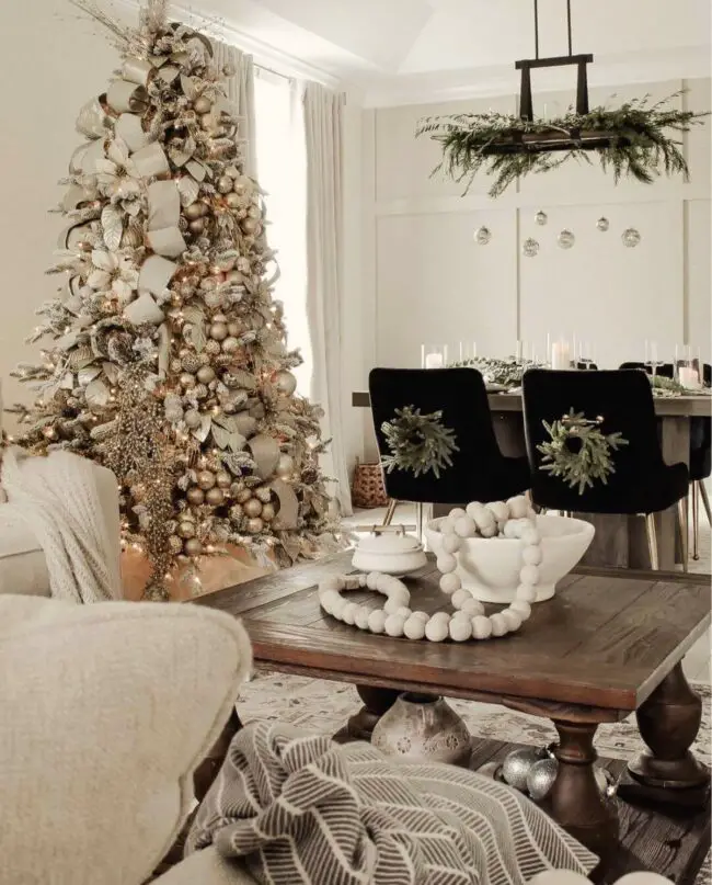 Elegant Neutral Christmas Ambiance