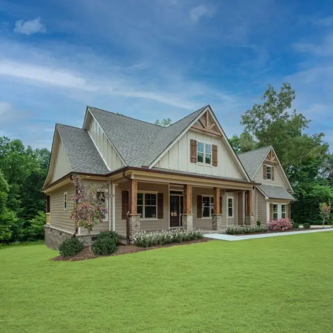 Earthy Tones for Warm Farmhouse Appeal