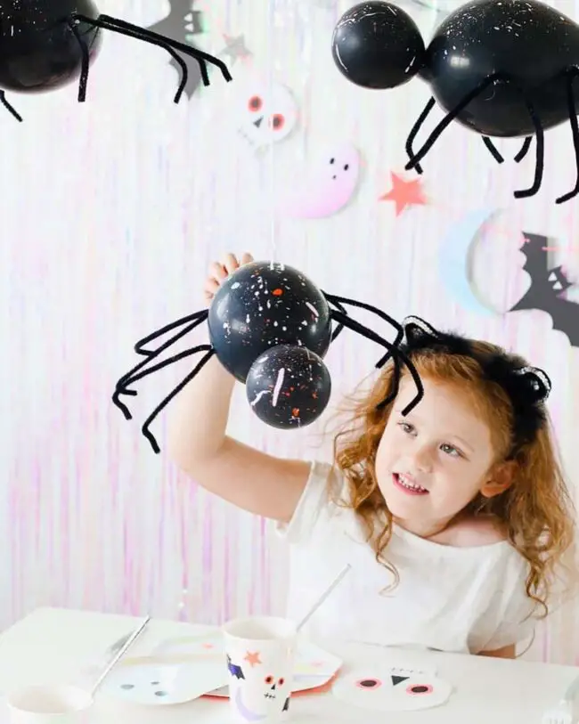 DIY Balloon Spider Creations