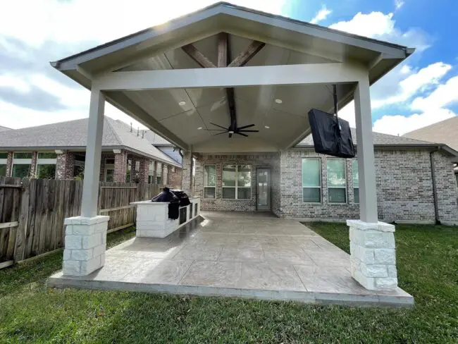 Covered Patio Incorporating an Outdoor Kitchen