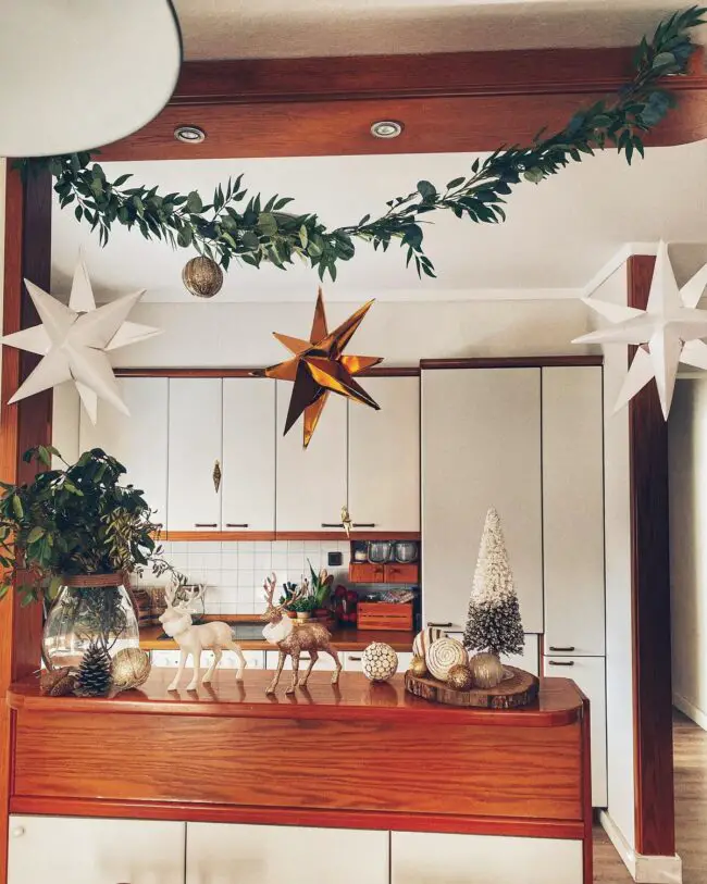 Festive Kitchen Accents for Holiday Cheer