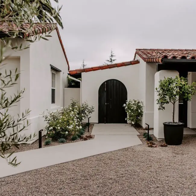 Mediterranean Charm with Gravel and Greens