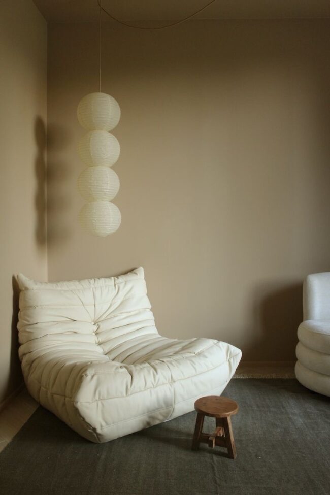 Zen Minimalism in the Bedroom