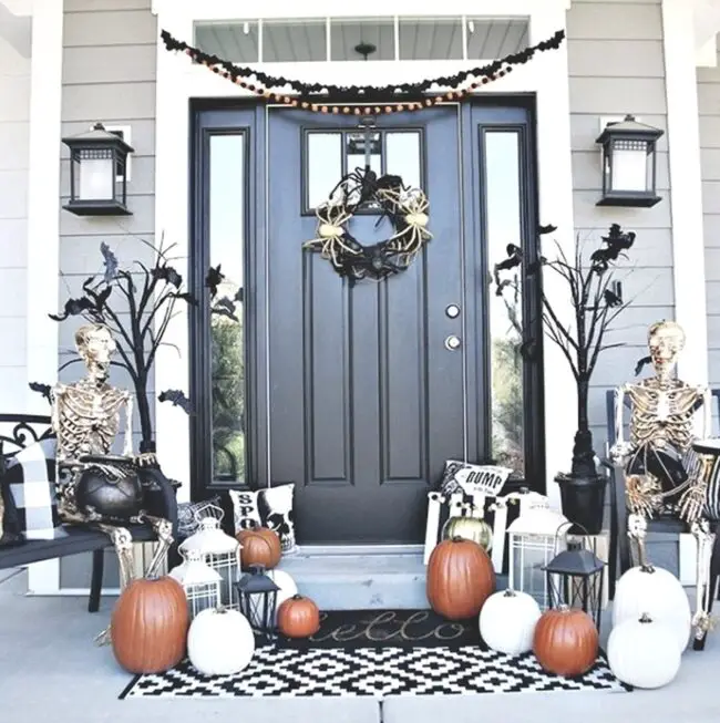 Elegant Spider Decor for the Porch