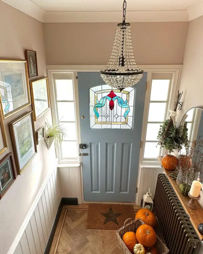 Welcoming Front Porch Decor with Pumpkins