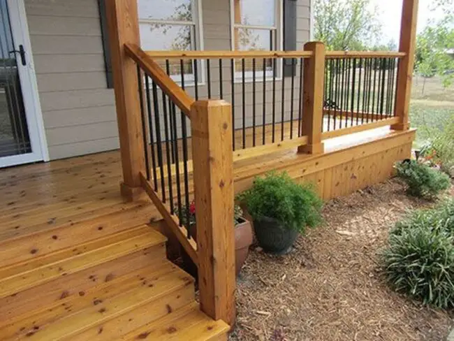 Classic Wooden Railing Comfort