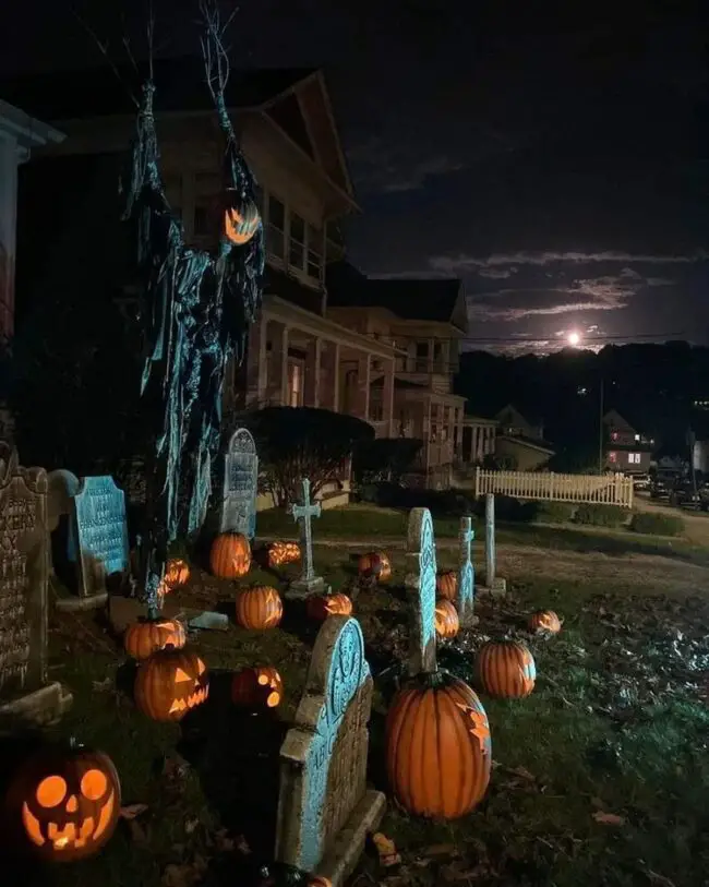 Haunted Cemetery Display for a Creepy Ambience