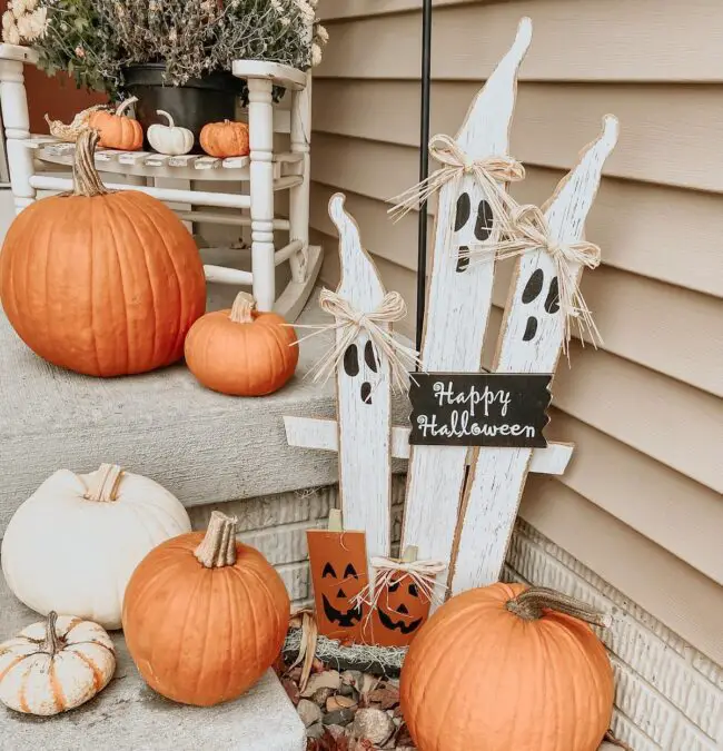 Front Porch Decor with Ghosts and Pumpkins