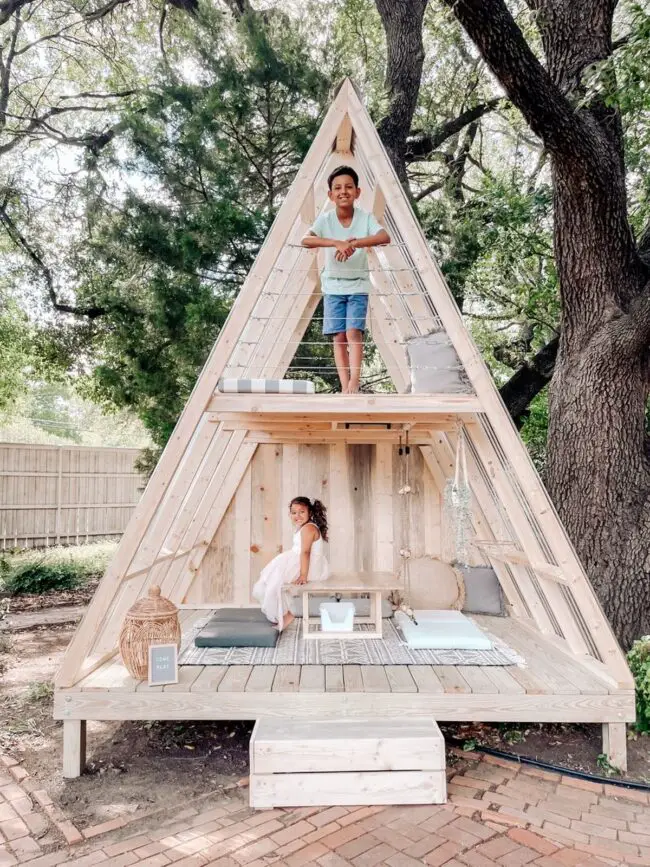 A-Frame Sanctuary in Nature for Playful Retreats